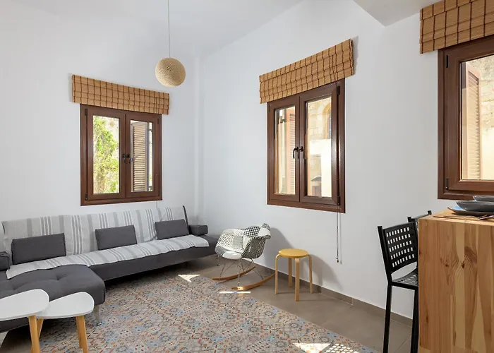 Alley 7, Old Town بيت ضيافة