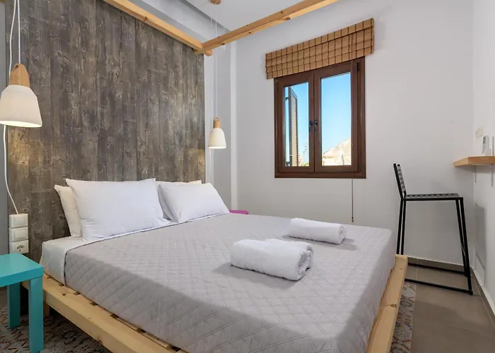 Alley 7, Old Town 4*