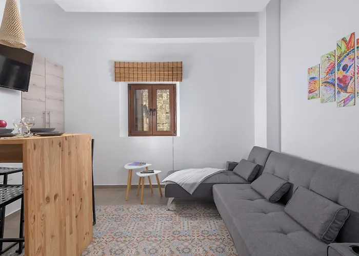 Alley 7, Old Town 4*