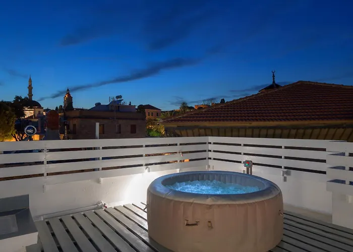 Alley 7, Old Town 4*