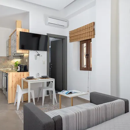 Alley 7, Old Town 4*