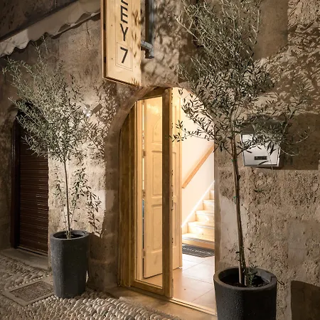 Gasthuis Alley 7, Old Town 3*