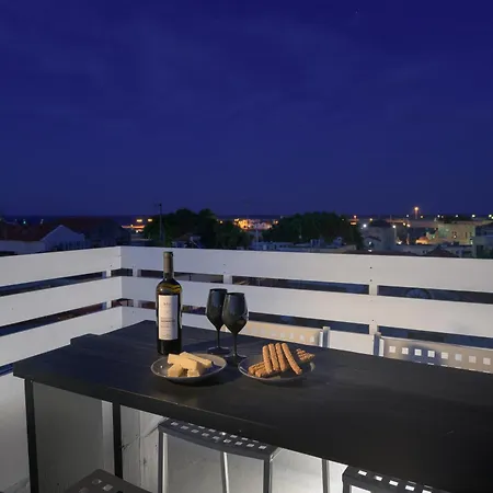 Alley 7, Old Town Konukevi