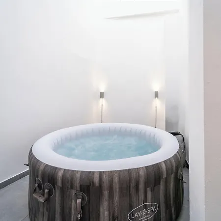 Alley 7, Old Town Guesthouset 4*