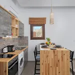 Πανσιόν Alley 7, Old Town 4*