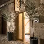 Πανσιόν Alley 7, Old Town 4*