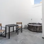 Alley 7, Old Town 4*