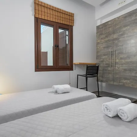 Pensión Alley 7, Old Town Rhodes City