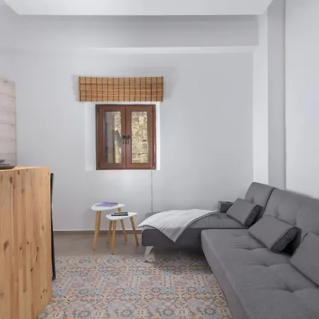 Alley 7, Old Town 4*