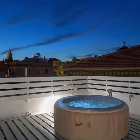 Alley 7, Old Town 4*