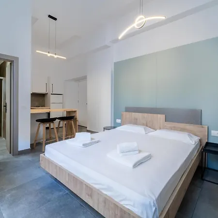 Πανσιόν Alley 7, Old Town