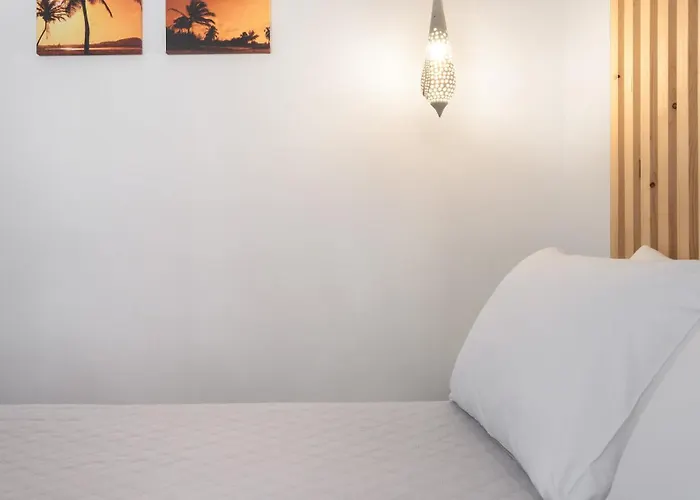 Pensión Alley 7, Old Town Rhodes City